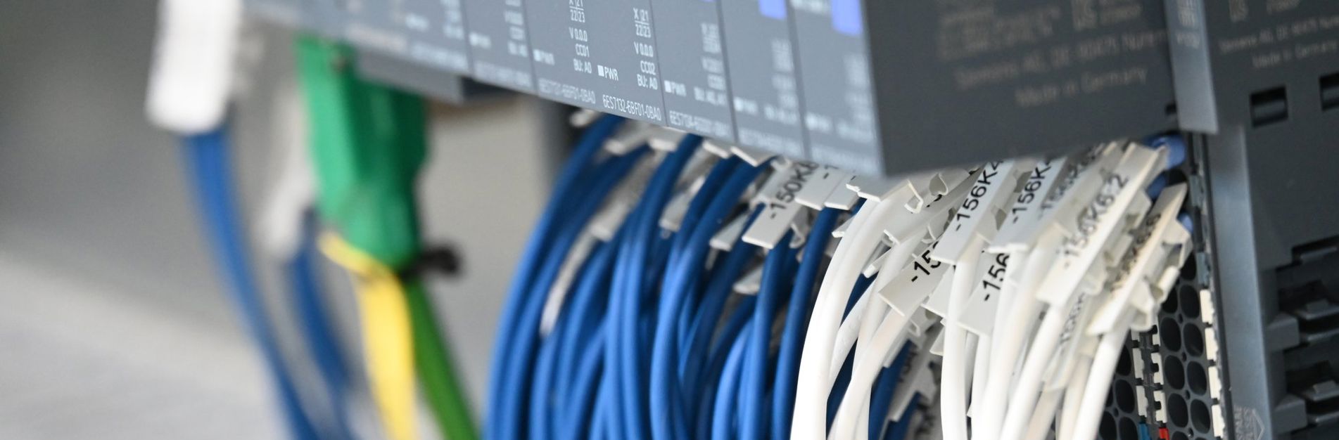 PLC-tavle til industriel automation – Strøm Hansen